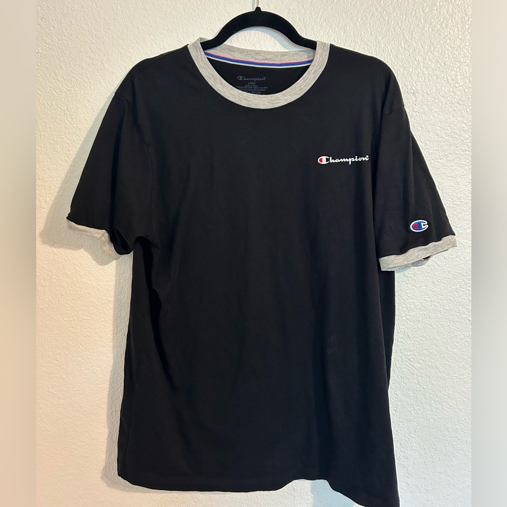 Champion T-shirt Size L
